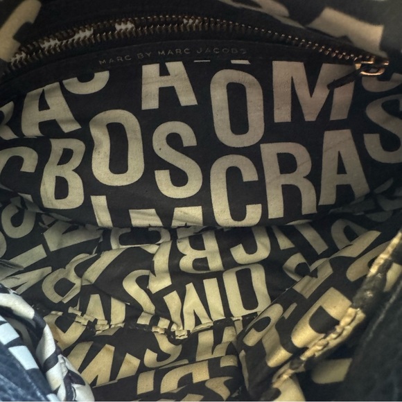 Marc by Marc Jacob’s Q Mini Natasha Black Leather Crossbody Bag - Picture 10 of 11